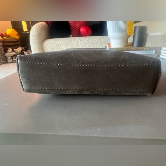 Coach Brooklyn 28 in Olive Suede 🫒 - Picture 6 of 9